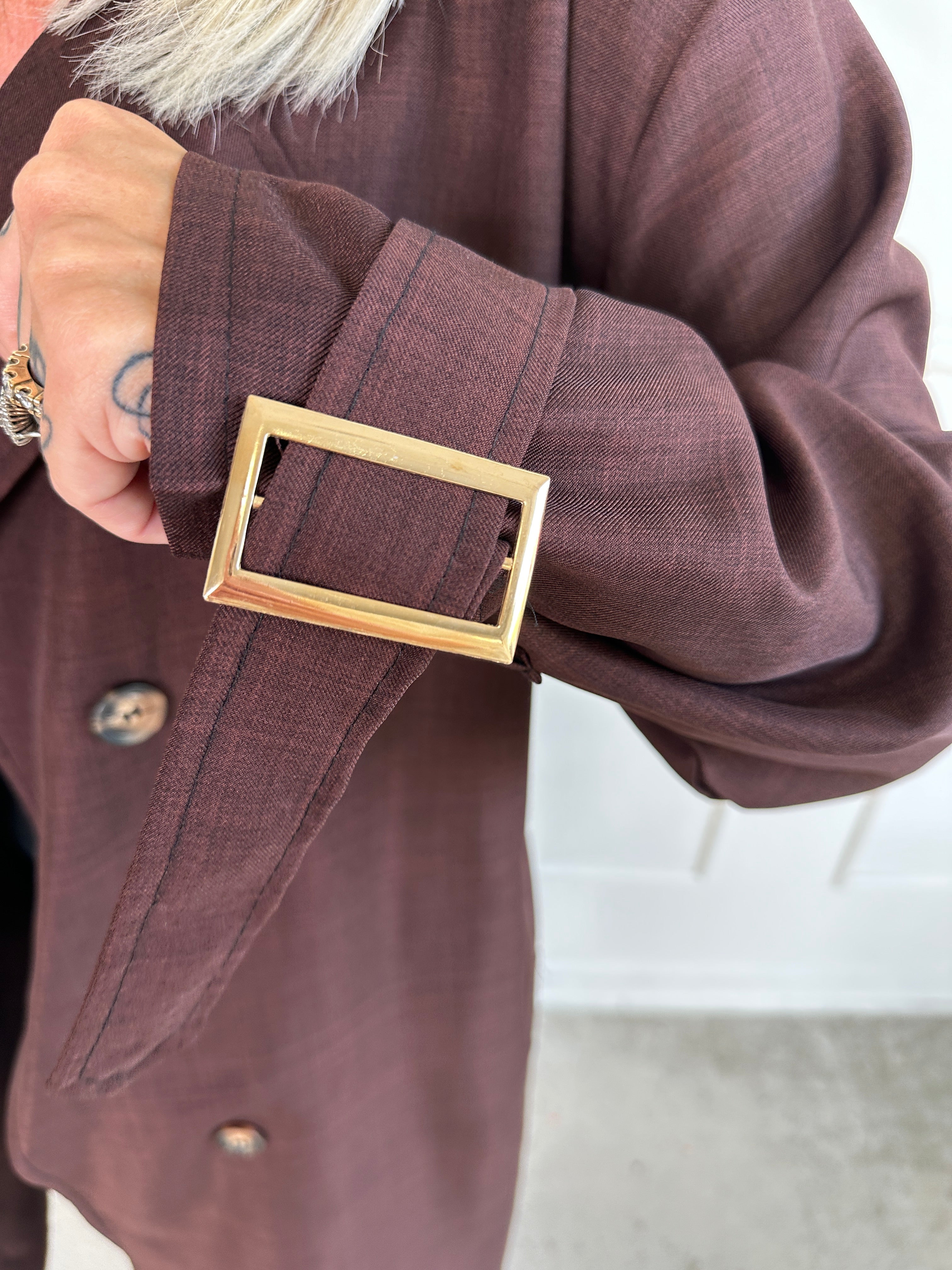 Sharpay - Lätt trenchcoat i plusstorlek med knytband